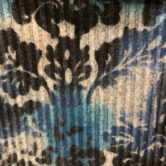 NWOT - GRACE plus size cowl neck tunic - Picture 3 of 4